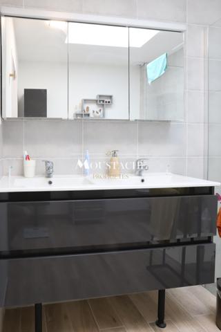 MAISON CONTEMPORAINE DE PLAIN-PIED - PROCHE CENTRE-VILLE -