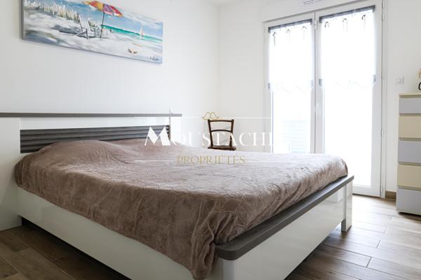 MAISON CONTEMPORAINE DE PLAIN-PIED - PROCHE CENTRE-VILLE -