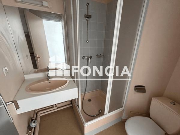 Location Studio 24.1 m² - HOTEL D'ESCURES Orleans 45000