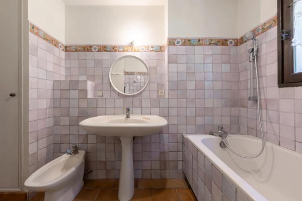 Maison
         6 pièces
        - 180 m² Bien prestige 899 000 € *