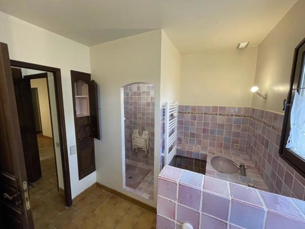 Maison
         6 pièces
        - 180 m² Bien prestige 899 000 € *