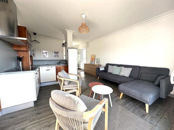 Appartement
                                                                                                                                                                                                                                                                                                                        3 pièce(s)                                                                                                                                                                                                          1 chambre(s)                                                                                                                                                                                                          67  m²