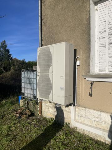 MAISON EN PIERRE EDIFIEE SUR SOUS SOL // PARC DE 3076 M2