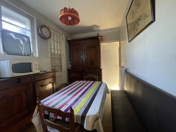 MAISON EN PIERRE EDIFIEE SUR SOUS SOL // PARC DE 3076 M2