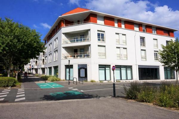 Location / Local Commercial