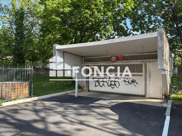 Location Parking 15 m² - GRENOBLE VILLAGE II Grenoble 38100