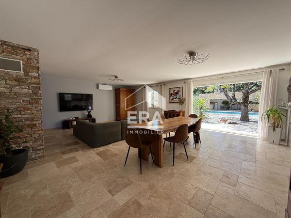 A VENDRE 83470 SAINT MAXIMIN LA SAINTE BAUME MAISON PLAIN PIED 210 M² SUR 1500M² DE JARDIN  T2 INDEPENDANT PISCINE  CUISINE D ETE  GARAGE