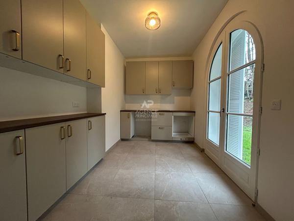 Maison Pontoise 6 pièce(s) 124.70 m2 €588 000 ** - Référence 11160