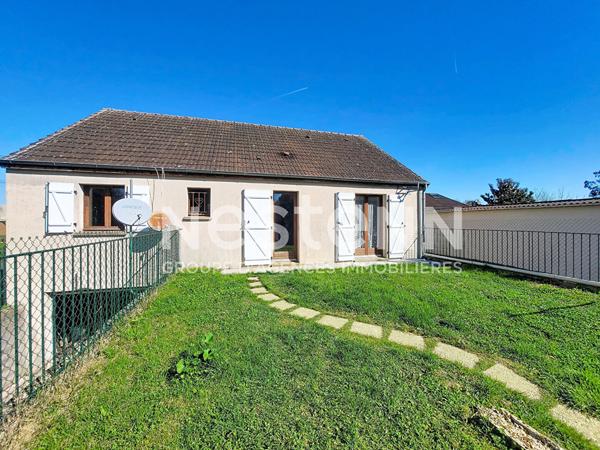 Maison proche Angerville plain pied, sous sol de 4 pièces