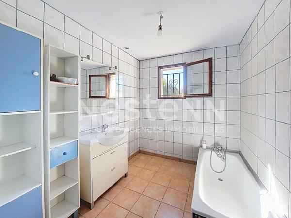 Maison proche Angerville plain pied, sous sol de 4 pièces