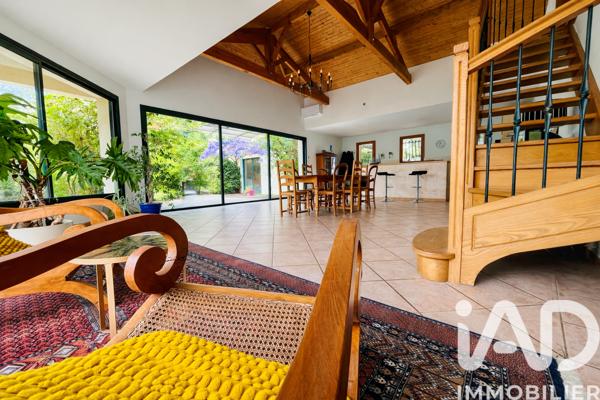 Maison à vendre 6 pièces 205 m² Saint-Laurent-des-Vignes