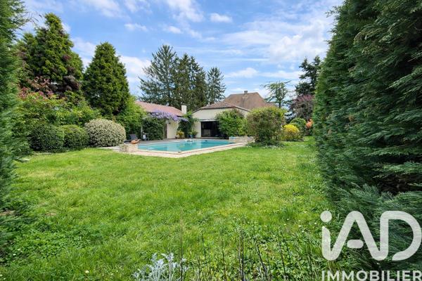 Maison à vendre 6 pièces 205 m² Saint-Laurent-des-Vignes