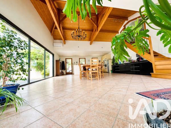 Maison à vendre 6 pièces 205 m² Saint-Laurent-des-Vignes