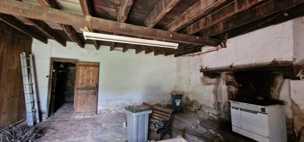 MORBIHAN Maison en pierre, 3 chambres avec maison en pierre attenante à rénover, grand jardin, parking, environnement calme