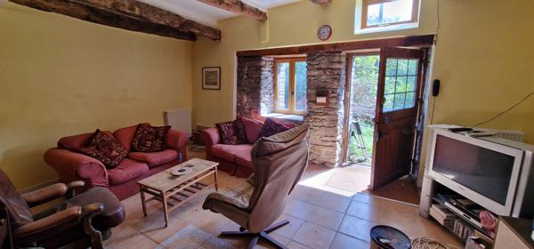 MORBIHAN Maison en pierre, 3 chambres avec maison en pierre attenante à rénover, grand jardin, parking, environnement calme