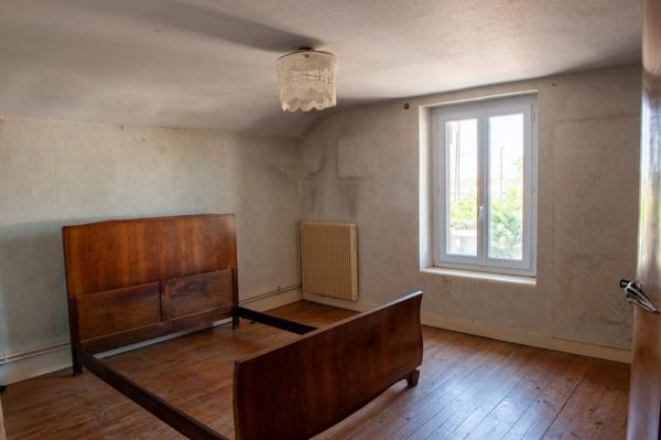 Authentique maison de garde-barrière