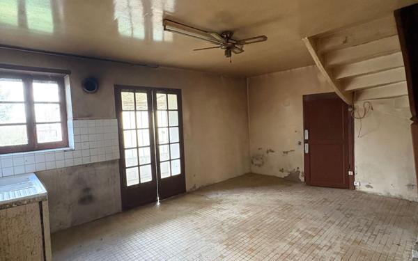 Maison à vendre    8 pièces •  Lathus-Saint-Rémy