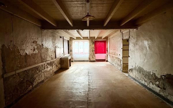 Maison à vendre    8 pièces •  Lathus-Saint-Rémy