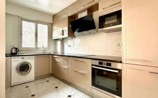 Appartement à vendre    4 pièces • 70,50 m2 Paris 11