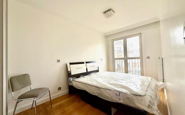 Appartement à vendre    4 pièces • 70,50 m2 Paris 11