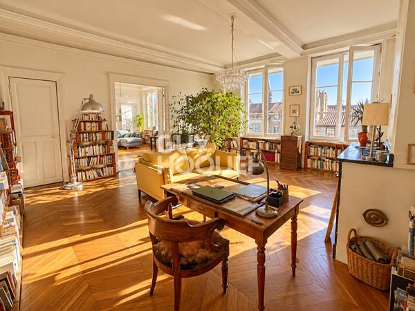 RIOM centre - Bel Appartement 187 m2, 4 chambres