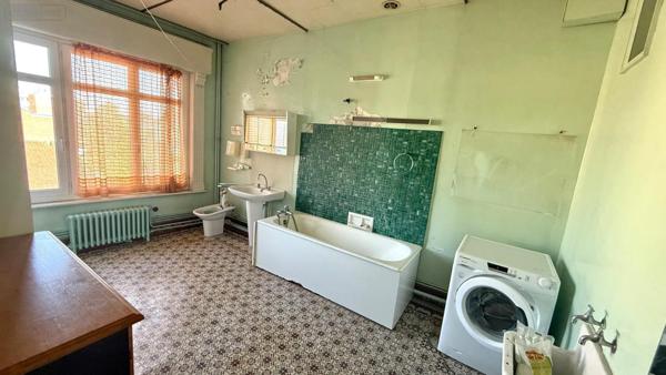 Immeuble à louer à Hazebrouck dans le Nord (59190), ref : H8894-2   
Centre-ville