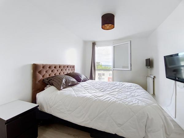 Appartement
         3 pièces
        - 59 m² Exclusivité 215 000 € *