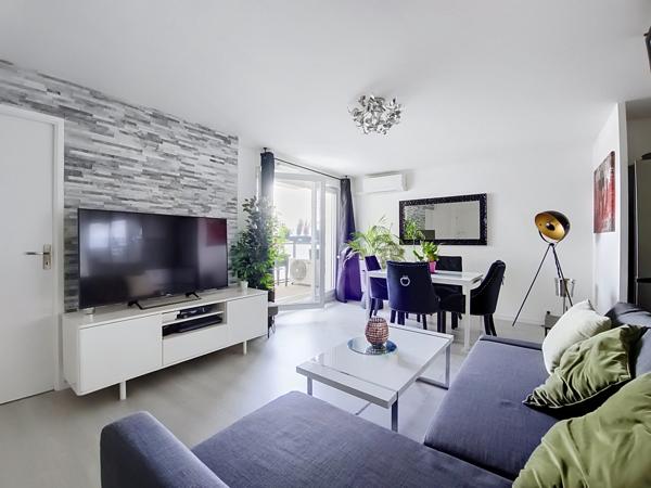 Appartement
         3 pièces
        - 59 m² Exclusivité 215 000 € *