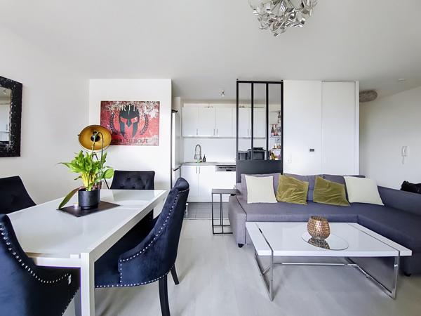 Appartement
         3 pièces
        - 59 m² Exclusivité 215 000 € *