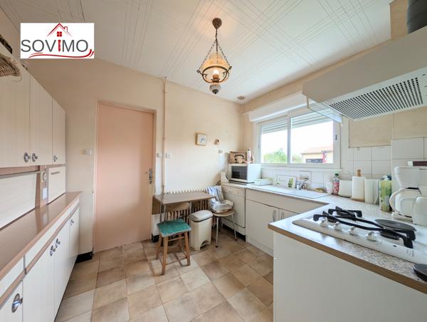 IDÉALEMENT SITUÉ, AGRÉABLE PLAIN PIED INDÉPENDANT AVEC GARAGE ET JARDIN