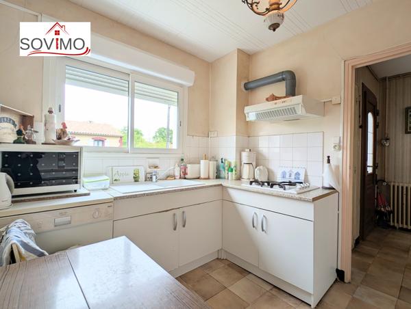 IDÉALEMENT SITUÉ, AGRÉABLE PLAIN PIED INDÉPENDANT AVEC GARAGE ET JARDIN
