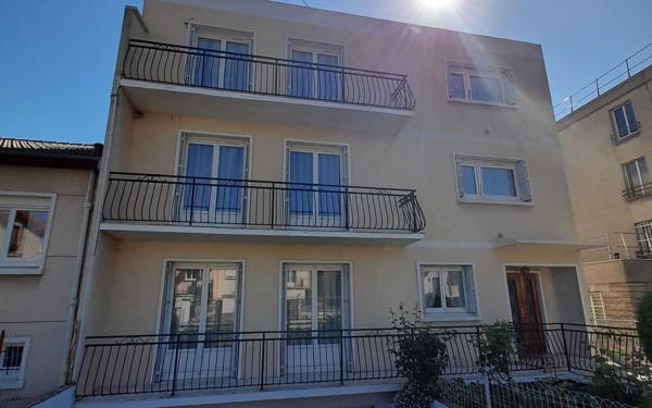 Immeuble à vendre    12 pièces • 279 m2 Thiais