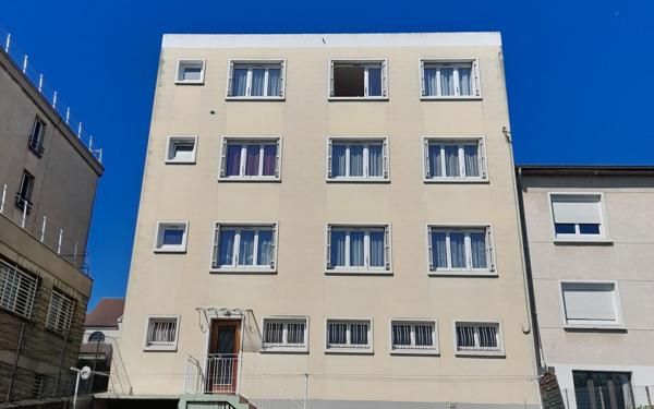 Immeuble à vendre    12 pièces • 279 m2 Thiais