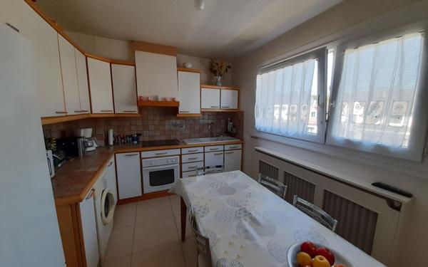 Immeuble à vendre    12 pièces • 279 m2 Thiais