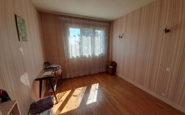 Immeuble à vendre    12 pièces • 279 m2 Thiais