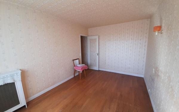 Immeuble à vendre    12 pièces • 279 m2 Thiais