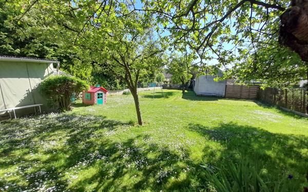 Immeuble à vendre    12 pièces • 279 m2 Thiais