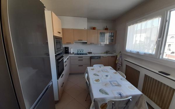 Immeuble à vendre    12 pièces • 279 m2 Thiais