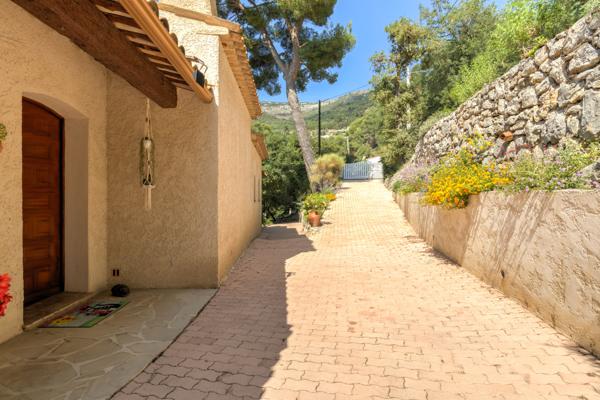 Maison à vendre à Carros (06510) - Alpes-Maritimes