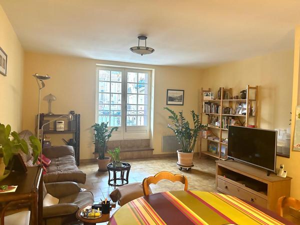 Immeuble à vendre 203m²