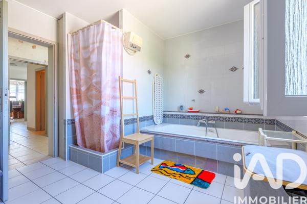 Maison à vendre 10 pièces 255 m² Hettange-Grande