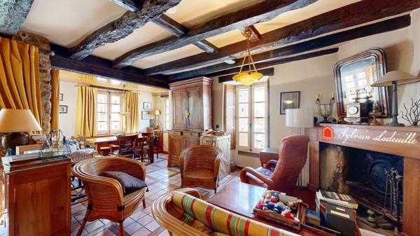 Maison de village de 11 pièces de 325 M2 Habitables