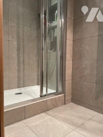 "EXCLUSIVITÉ" entre Vauban et Port de Lille.

Grande maison semi individuelle avec jardin, garage...