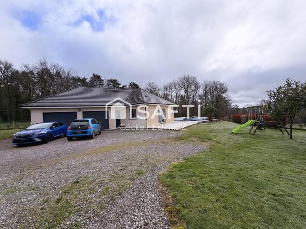 Maison de plain pied avec piscine