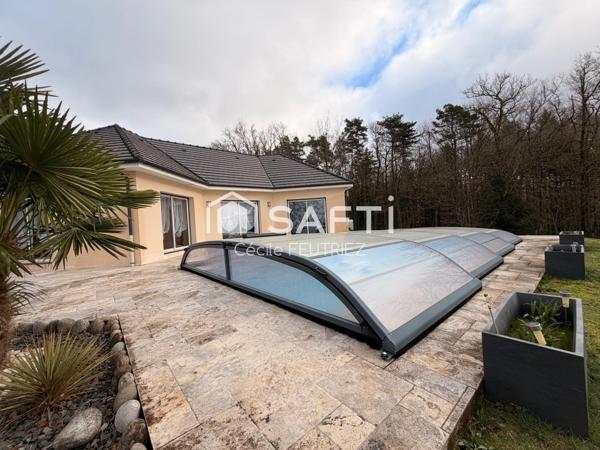 Maison de plain pied avec piscine