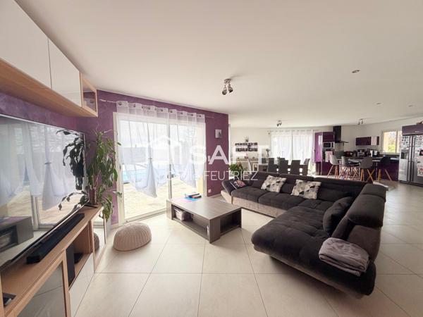 Maison de plain pied avec piscine