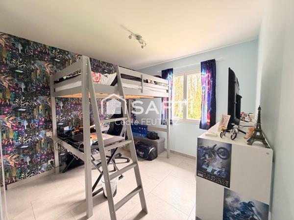 Maison de plain pied avec piscine