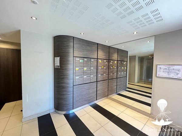 A vendre grand appartement T2 Nantes Canclaux balcon et garage , Nantes