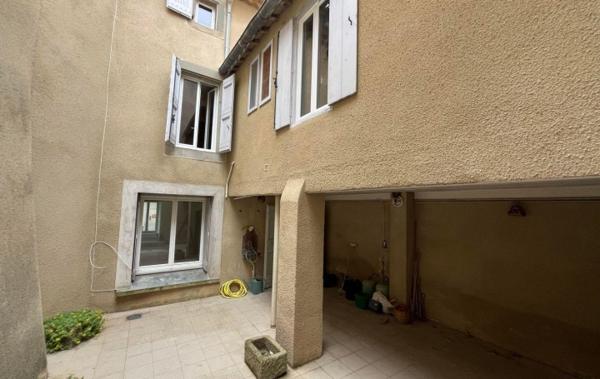 Vente Maison Avec cours et garage. Olonzac   