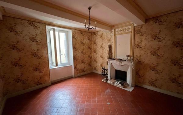 Vente Maison Avec cours et garage. Olonzac   